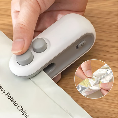 Mini Heat Bag Sealing Machine Package Sealer Bags Plastic Food Sealer Clip Bag Handheld Sealer Food Packaging Heat Sealer